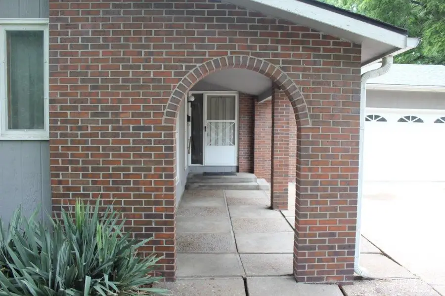 2904 Wayne Drive, Manhattan, KS 66502 - #3
