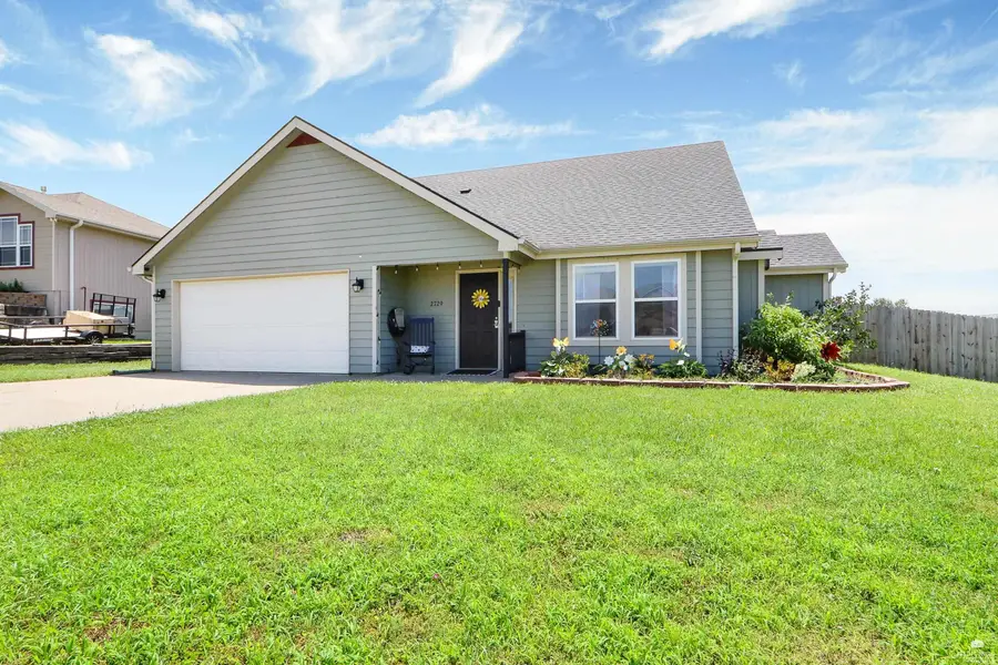 2729 Oakwood Drive, Junction City, KS 66441 - #3
