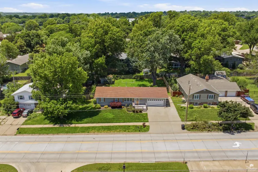 1609 Browning Avenue, Manhattan, KS 66502 - #2