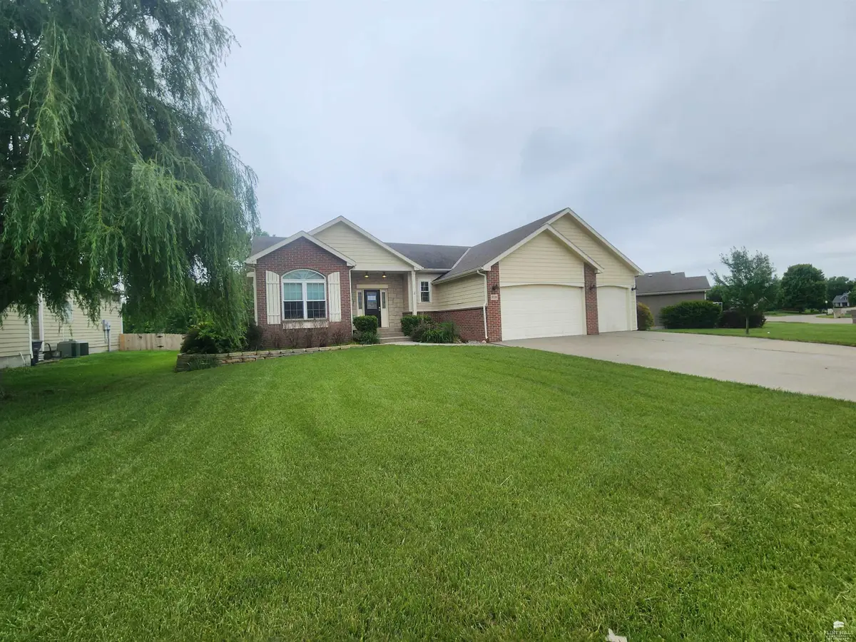 9094 Tonya Terrace, Manhattan, KS 66502 - #1