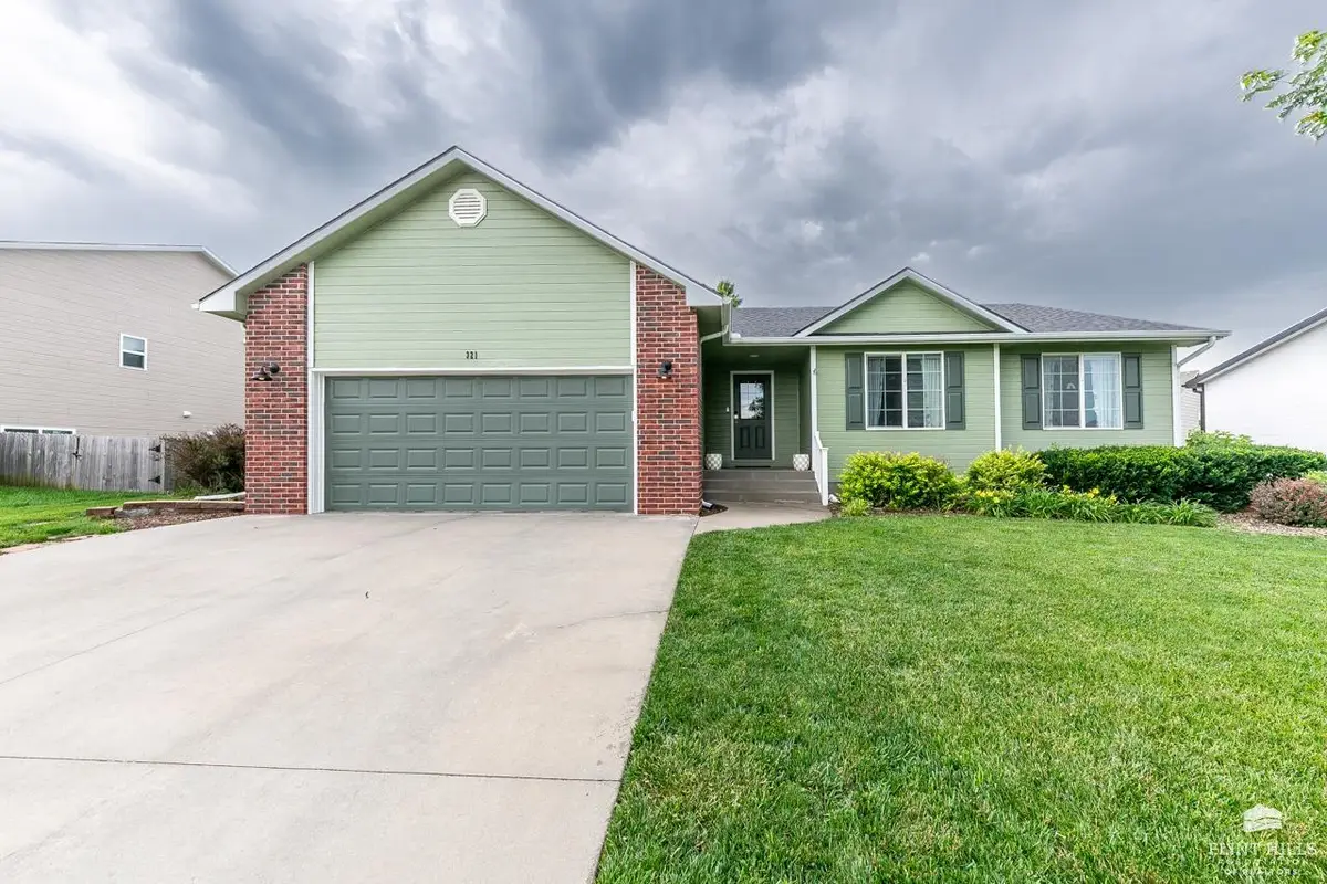 321 Highland Ridge Drive, Manhattan, KS 66503 - #1