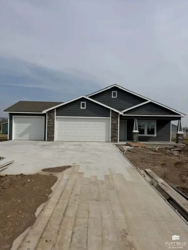 109 Cedar Court, Alma, KS 66401