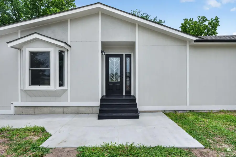 2111 Timbercreek Drive, Manhattan, KS 66502 - #3