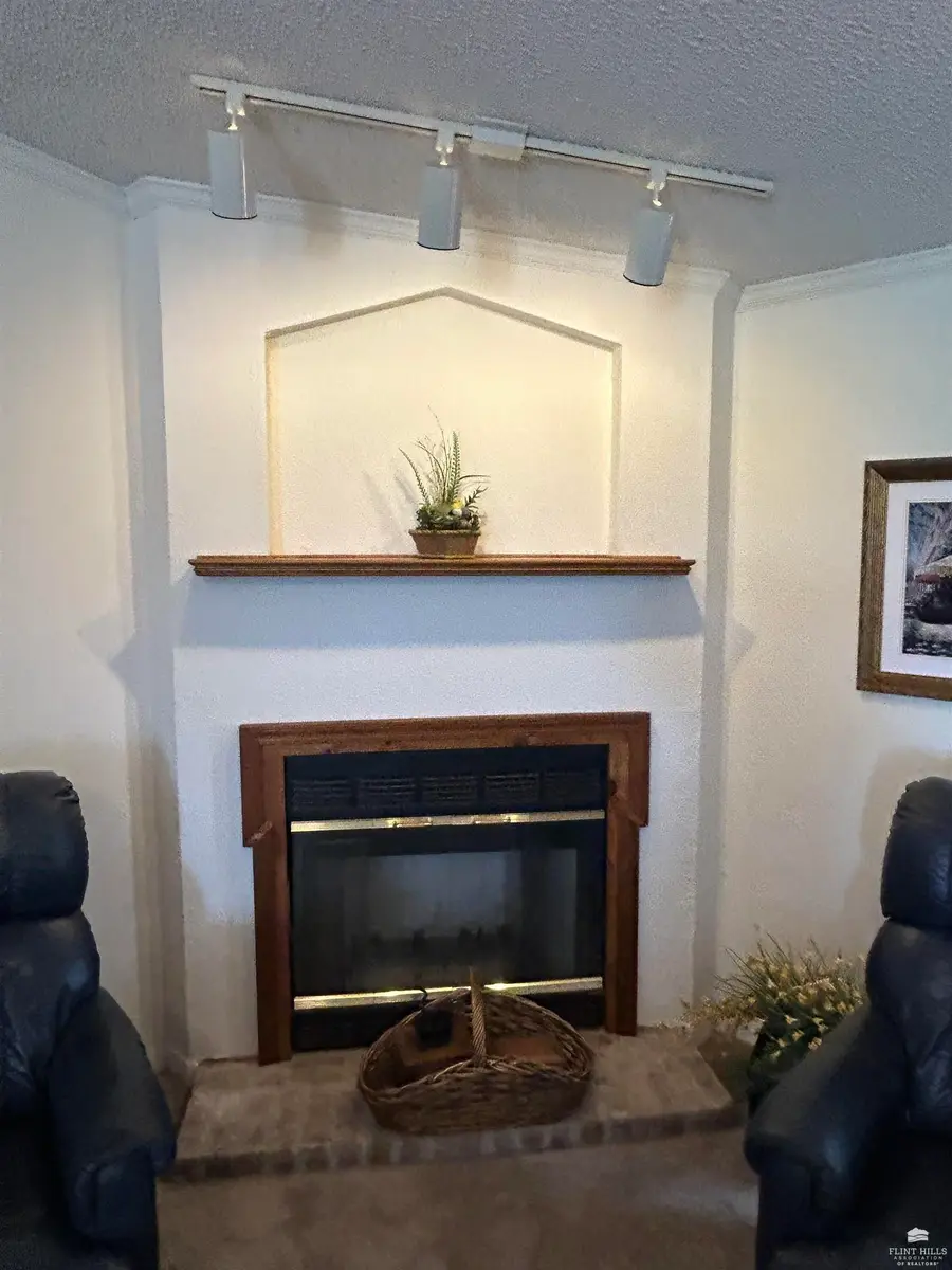 1001 N Vanburen #5 Avenue, Abilene, KS 67410 - #3