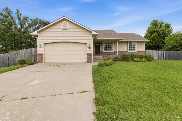820 Fossilridge Drive, Manhattan, KS 66503