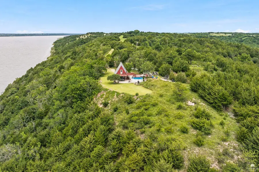 601 Warpole Rd., Olsburg, KS 66520 - #3