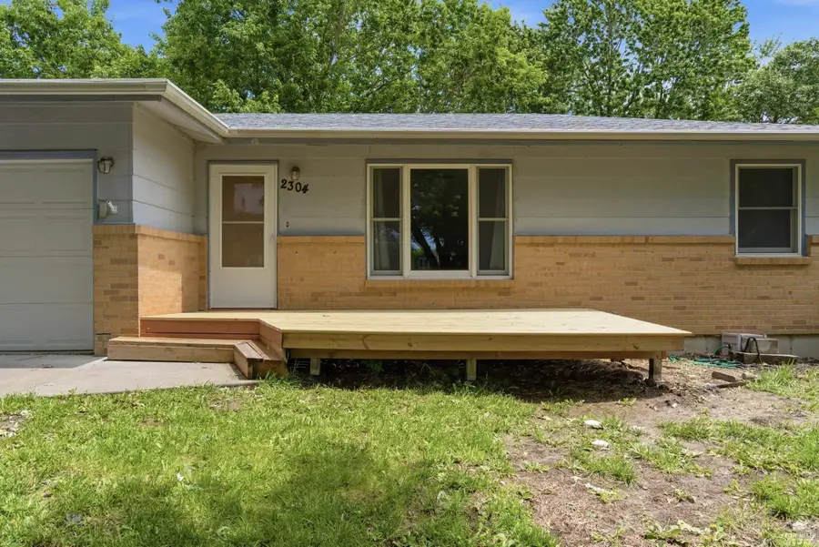 2304 Terry Way, Manhattan, KS 66502 - #2