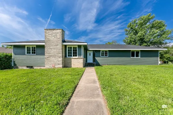 403 Parkview Drive, Wamego, KS 66547