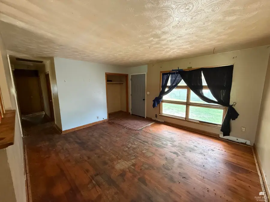 1005 S Garfield Street, Junction City, KS 66441 - #3