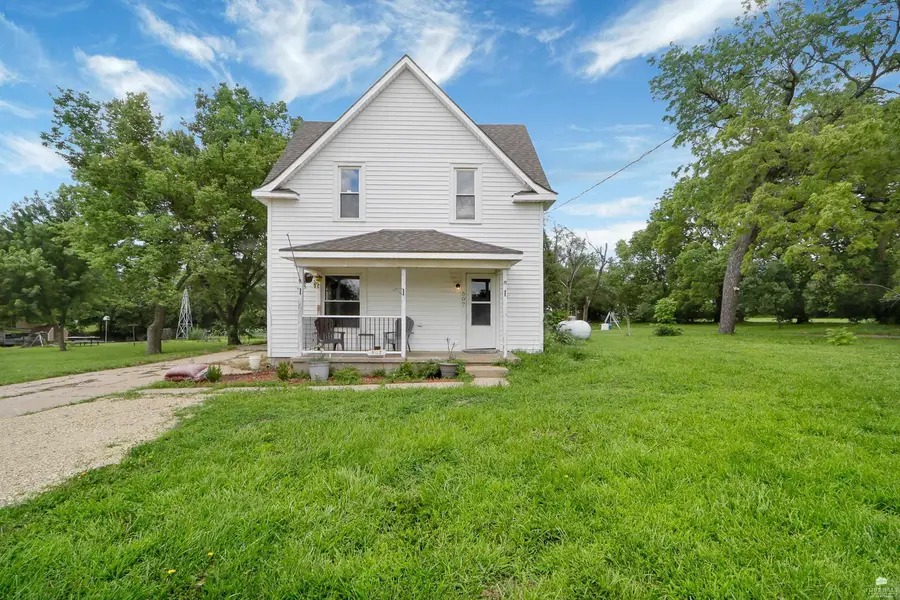 507 E Barton Street, Leonardville, KS 66449 - #2