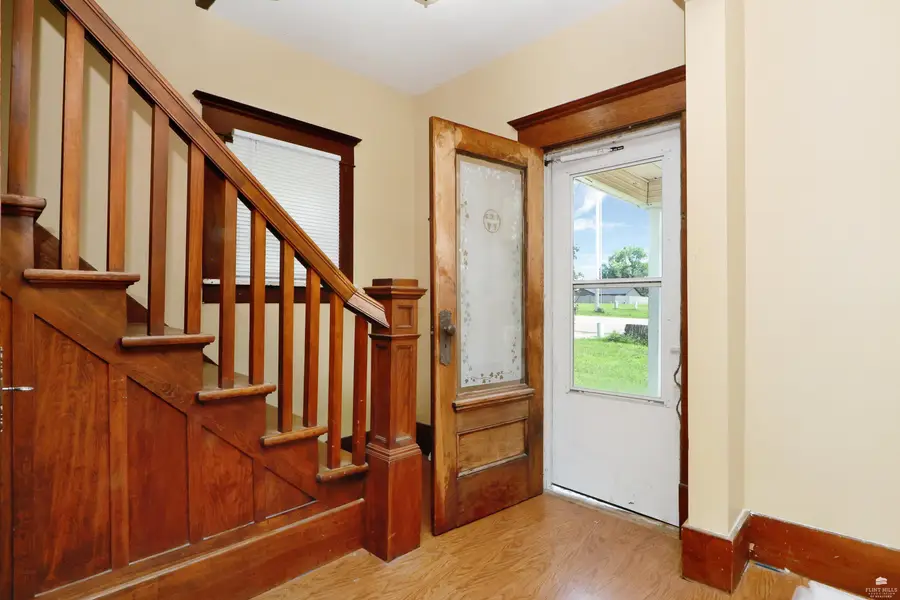507 E Barton Street, Leonardville, KS 66449 - #3