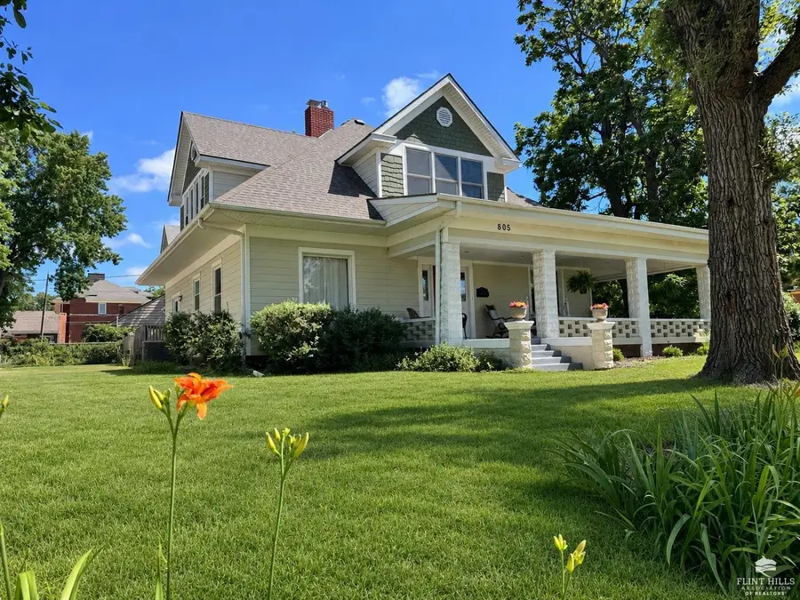 805 W 8th Street, Concordia, KS 66901 - #3