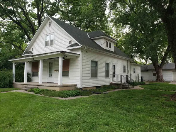 1210 3rd Street, Clay Center, KS 67432