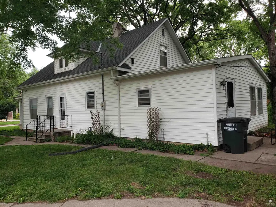 1210 3rd Street, Clay Center, KS 67432 - #3