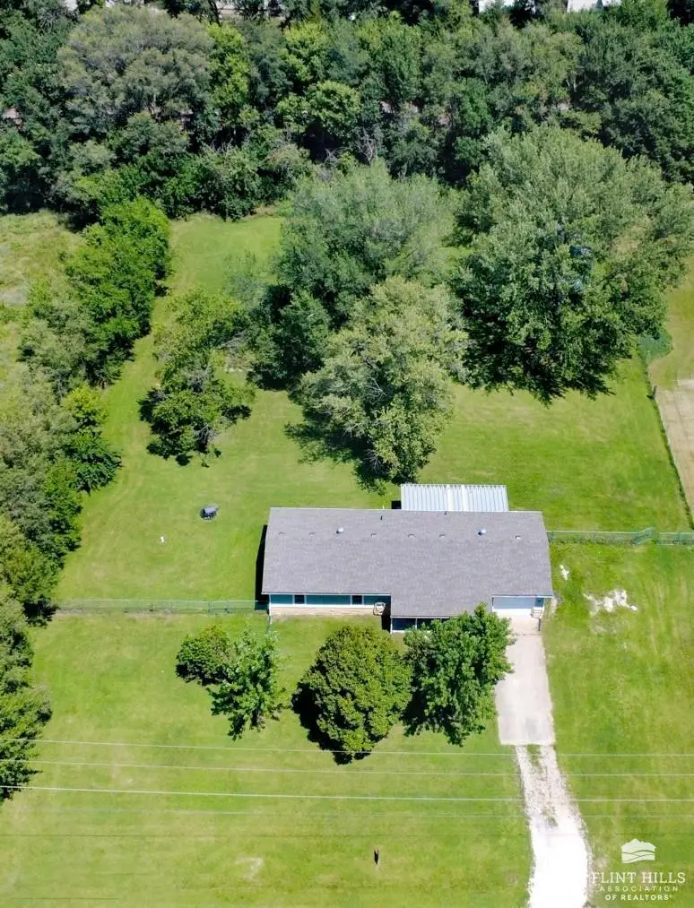 8945 Glendale Circle, Manhattan, KS 66502 - #1