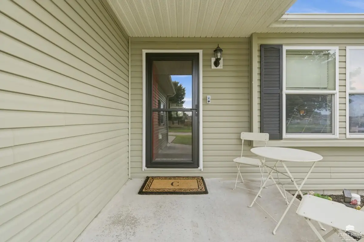 2621 Brookpointe Circle, Manhattan, KS 66502 - #1