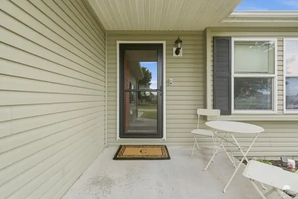 2621 Brookpointe Circle, Manhattan, KS 66502