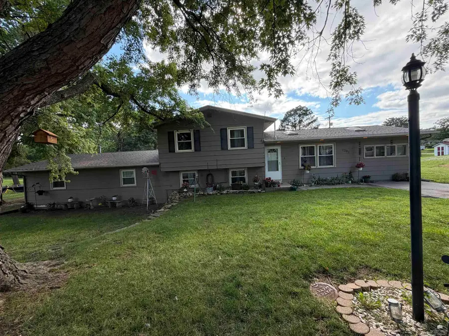 1301 10th Street, Clay Center, KS 67432 - #2
