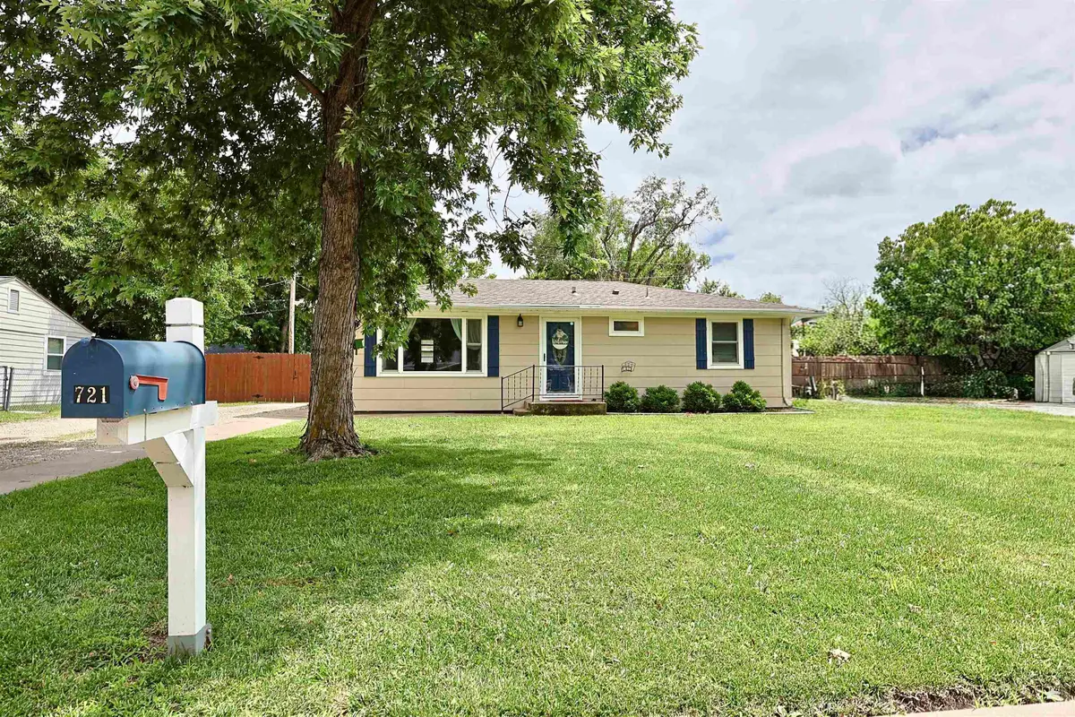 721 Tuttle Street, Manhattan, KS 66502 - #1