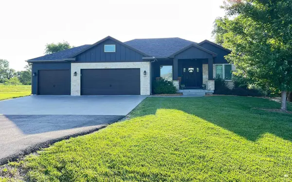 4305 Wren Road, St. George, KS 66535