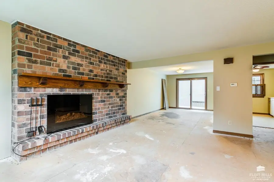338 Twykingham Place, Manhattan, KS 66503 - #3