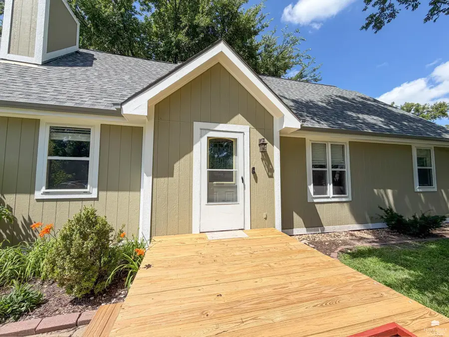 3314 Valleywood Drive, Manhattan, KS 66502 - #3