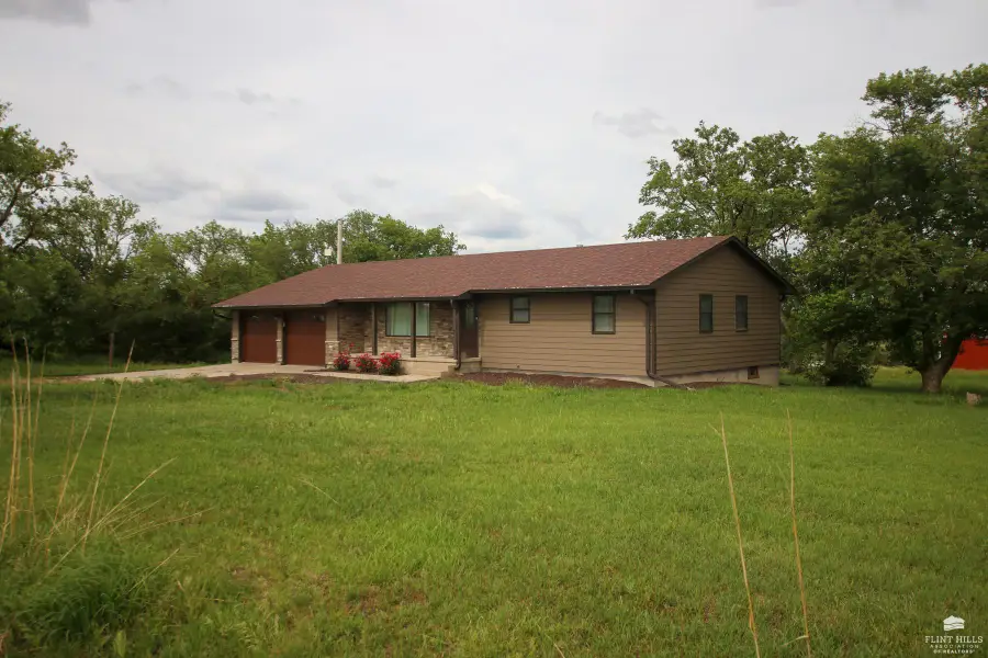 2340 Arrowhead Road, Narka, KS 66960 - #2