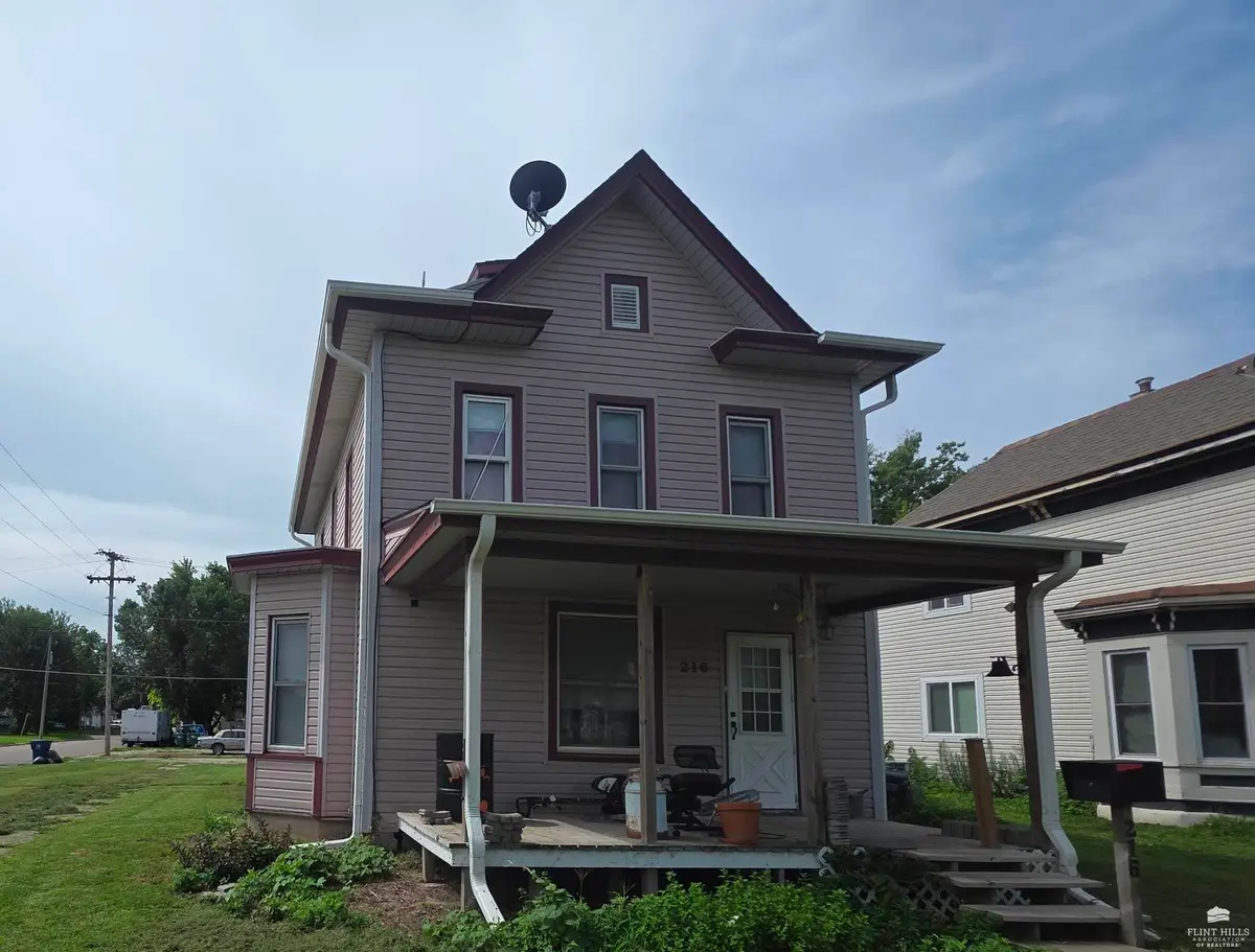 216 E 1st Street, Abilene, KS 67410 - #1