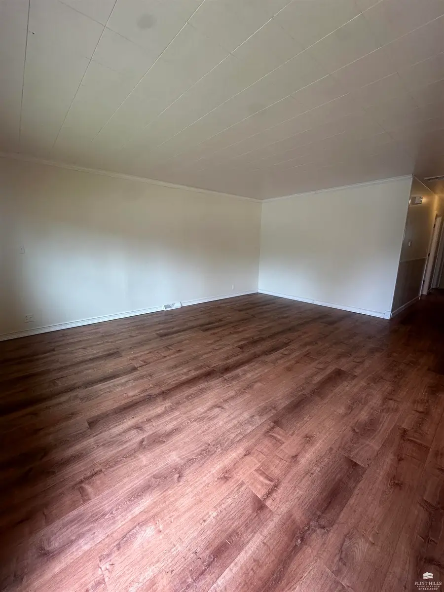905 Cedar, Junction City, KS 66441 - #2