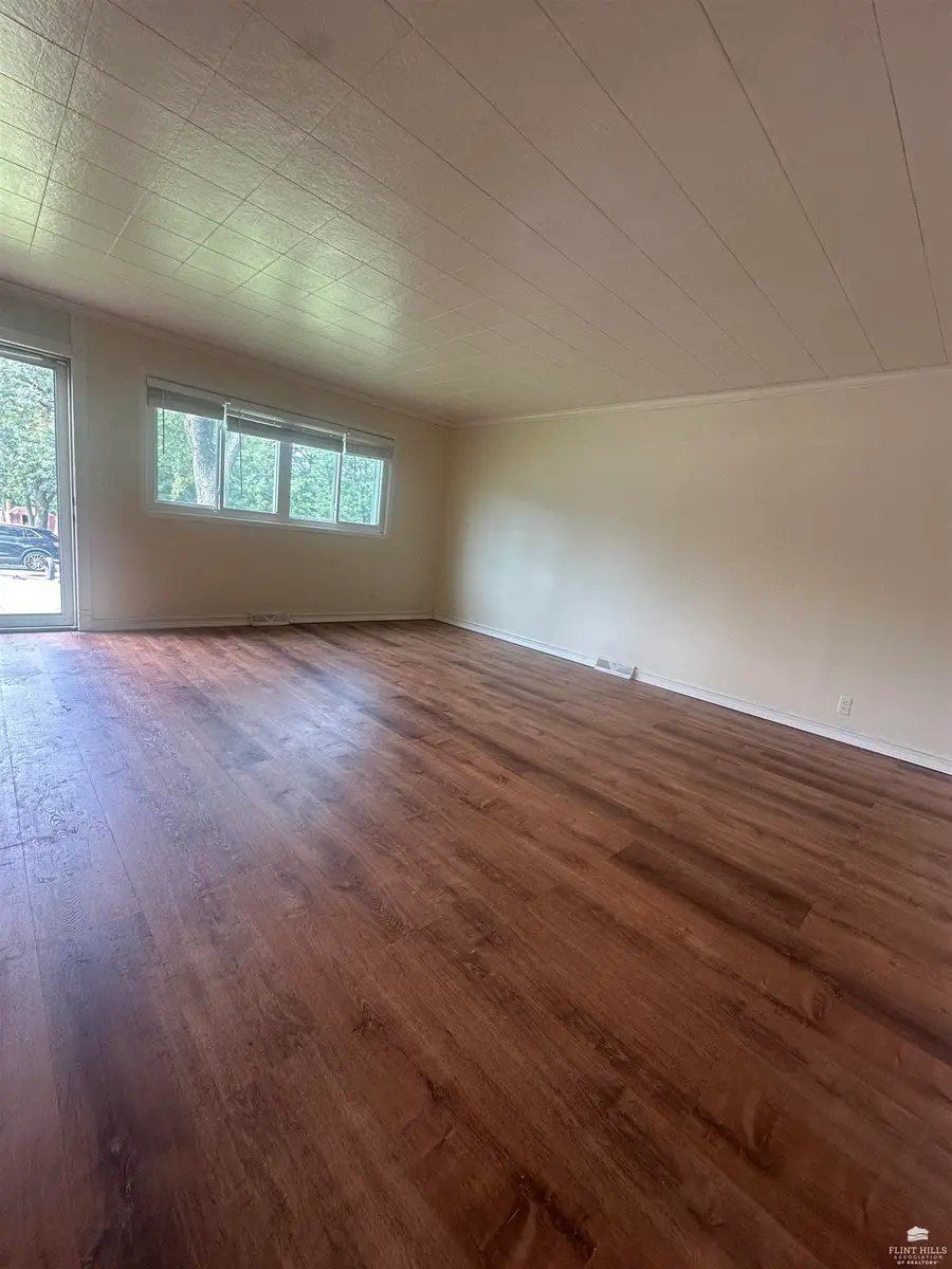 905 Cedar, Junction City, KS 66441 - #3