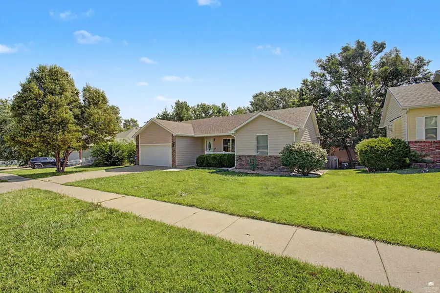 509 Tallgrass Drive, Junction City, KS 66441 - #2