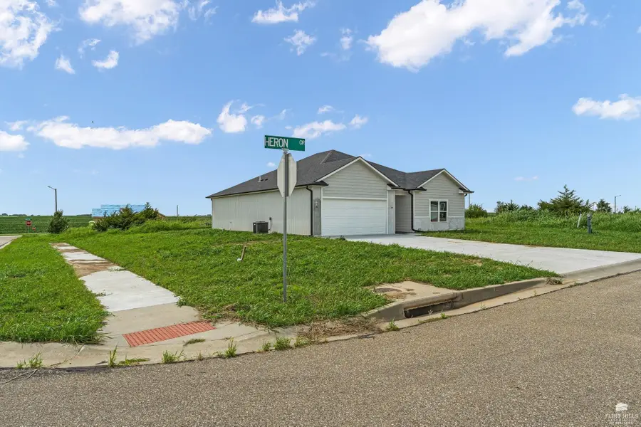 2604 Heron Circle, Junction City, KS 66441 - #2