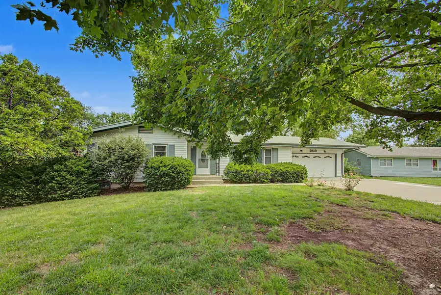 2415 Buena Vista Dr., Manhattan, KS 66502 - #2