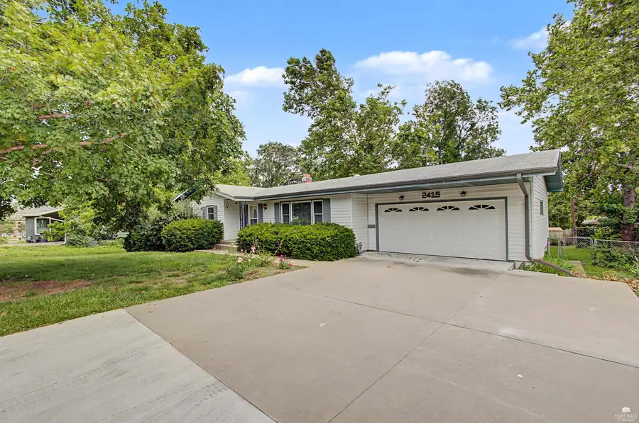 2415 Buena Vista Dr., Manhattan, KS 66502 - #3