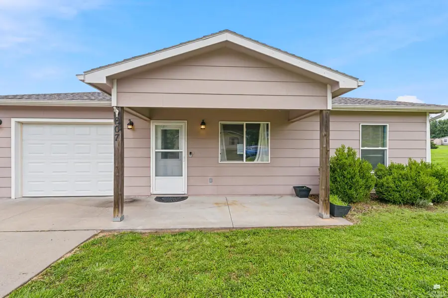 607 Jerry Drive, Junction City, KS 66441 - #2