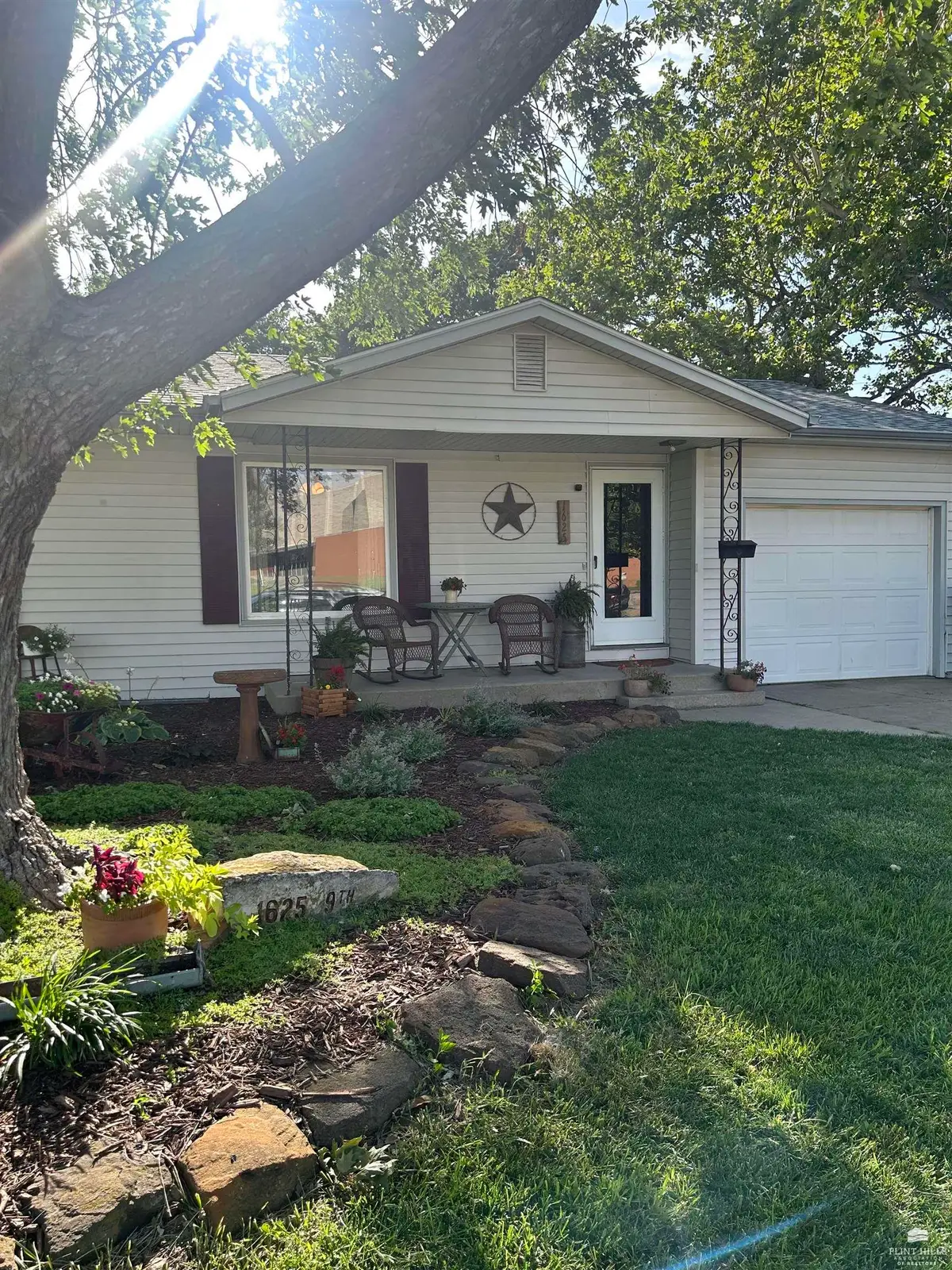1625 9th St, Clay Center, KS 67432 - #1