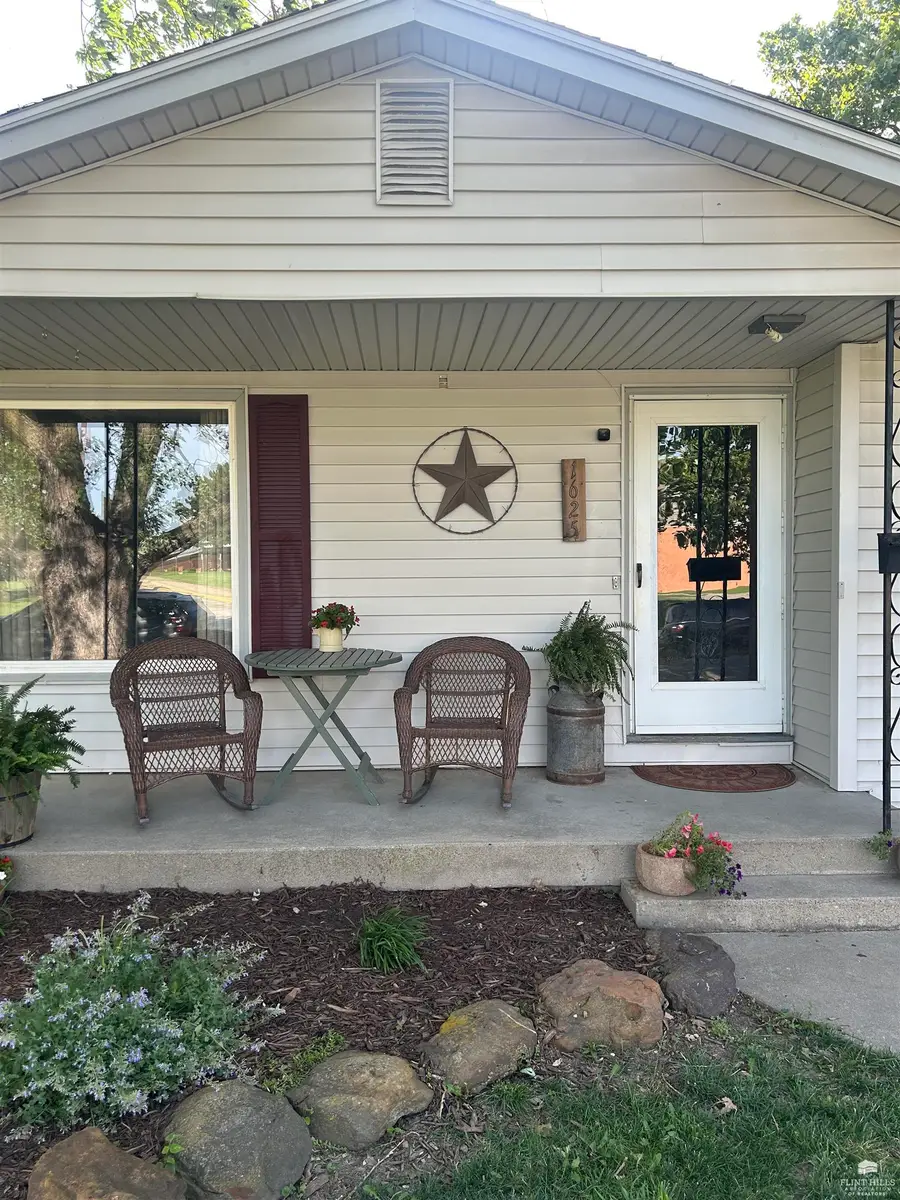 1625 9th St, Clay Center, KS 67432 - #3