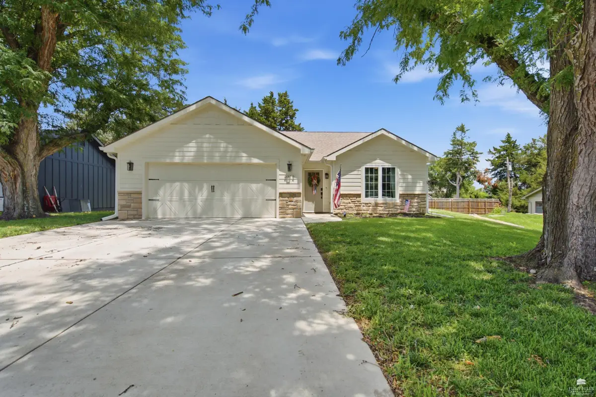 2112 Farmingdale Court, Manhattan, KS 66503 - #1