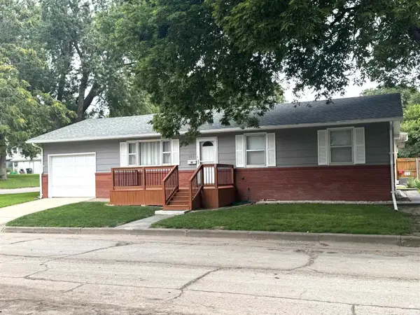 605 Huntress Street, Clay Center, KS 67432