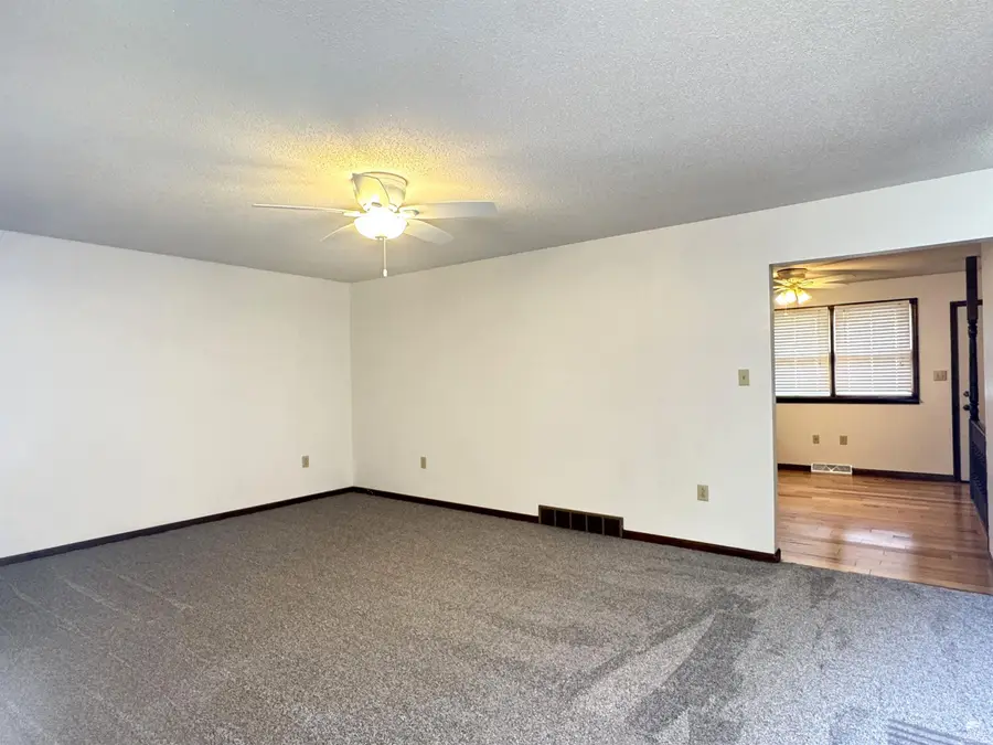 605 Huntress Street, Clay Center, KS 67432 - #3