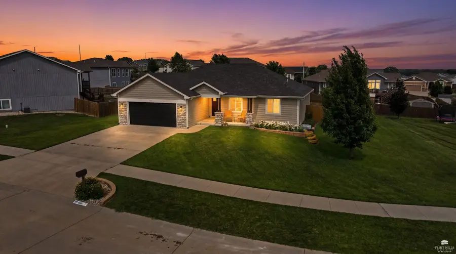 4685 N Dwight Drive, Manhattan, KS 66502 - #2