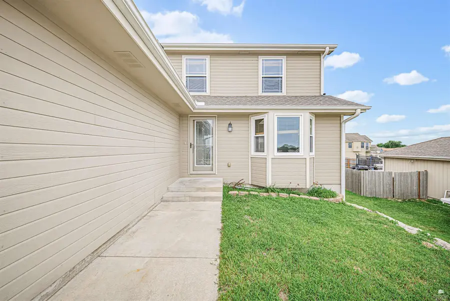2721 Oakwood, Junction City, KS 66441 - #2