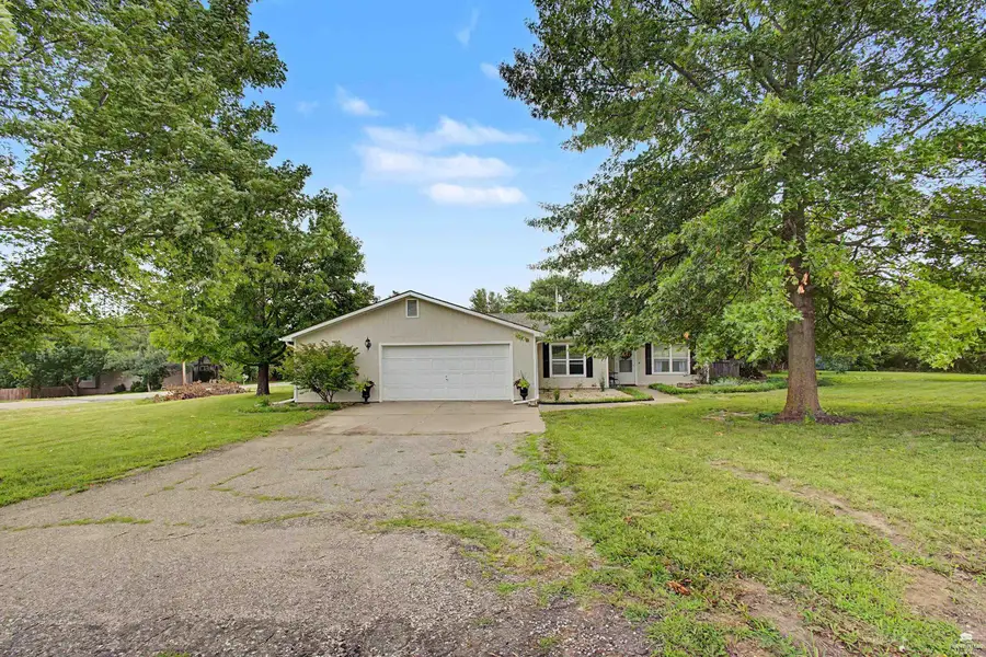 2464 Brookfield Dr., Manhattan, KS 66503 - #3
