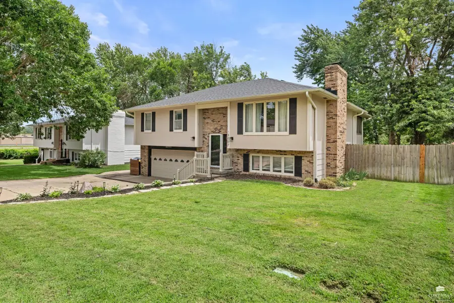 3007 Shaffer Street, Manhattan, KS 66503 - #2