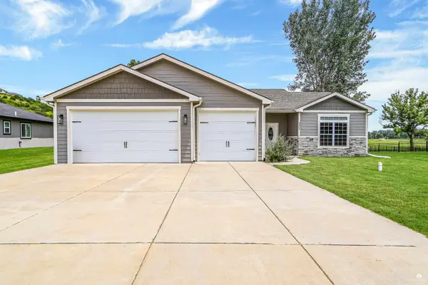 4921 Plumthicket Drive, Manhattan, KS 66503