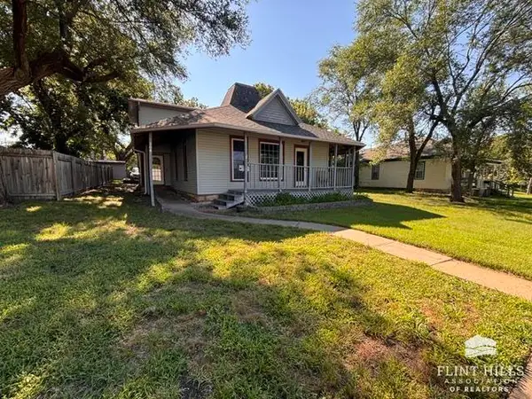 308 S B Street, Herington, KS 67449
