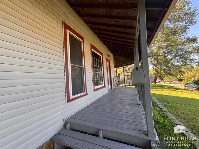 308 S B Street, Herington, KS 67449 - #3