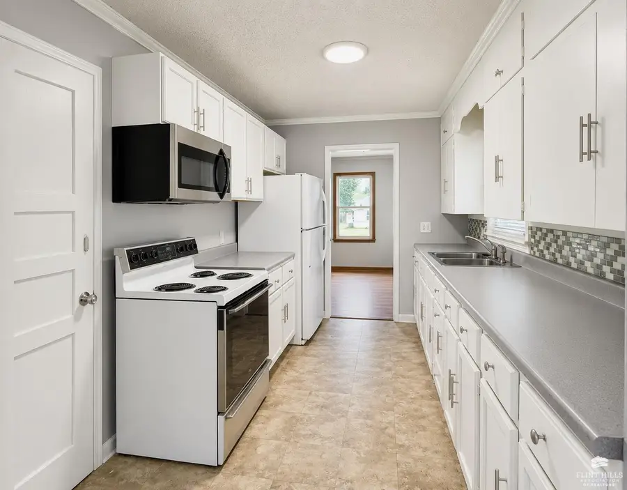 619 Garfield Street, Clay Center, KS 67432 - #3