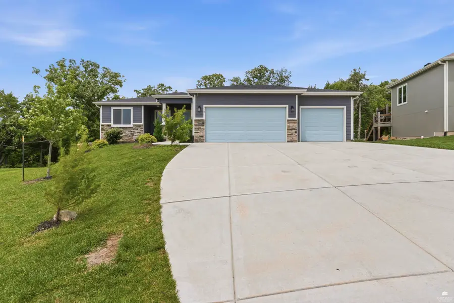 718 Fossilridge Circle, Manhattan, KS 66503 - #3