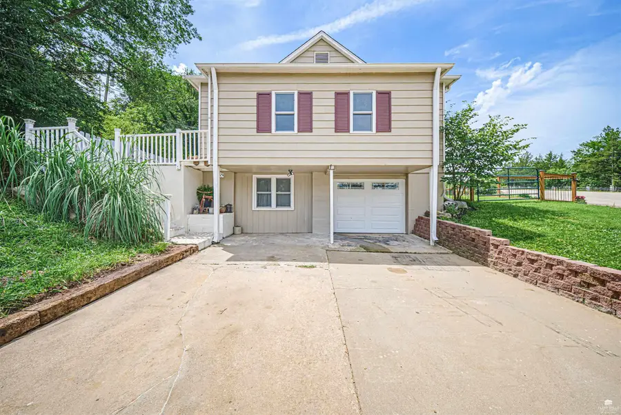 11447 J Hill Road, Junction City, KS 66441 - #3